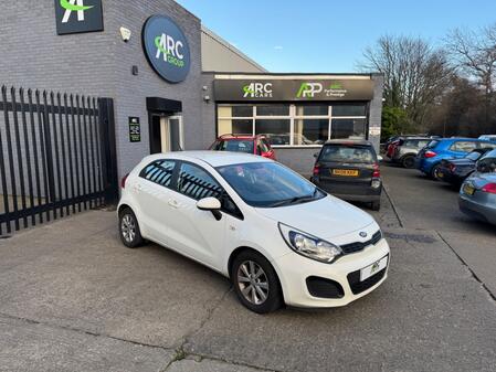 KIA RIO 1.3 VR7